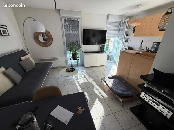 Joli studio 26,58 m² à LIMOGES (Sud, secteur clinique Chénieux), balcon, place de stationnement, rés