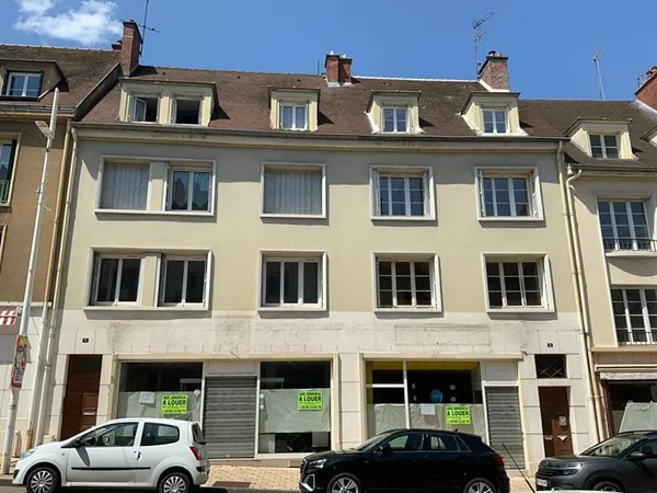 BEL IMMEUBLE - CENTRE VILLE