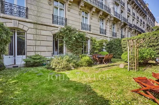 Appartement 6 pièces 196 m²