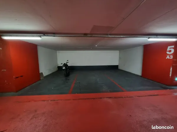 Place de parking à Saint cloud