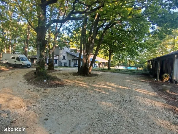 Propriété 530m2 sur 18900m2 de Bois