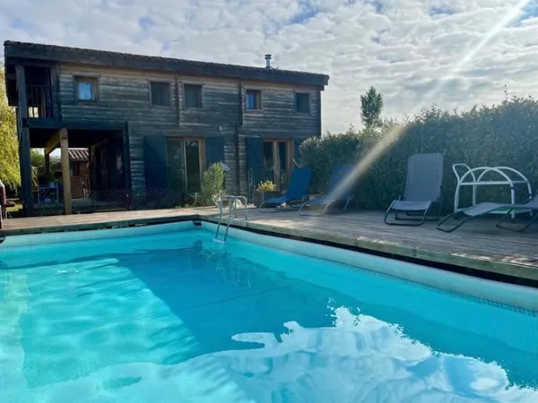 Maison tout en bois au bord du lac - Molleville