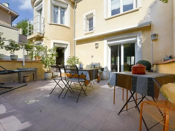 TOULOUSE- Cote pavée - proche Bd Deltour, Maison de 128m² sur une parcelle de 240m² avec dépendance 