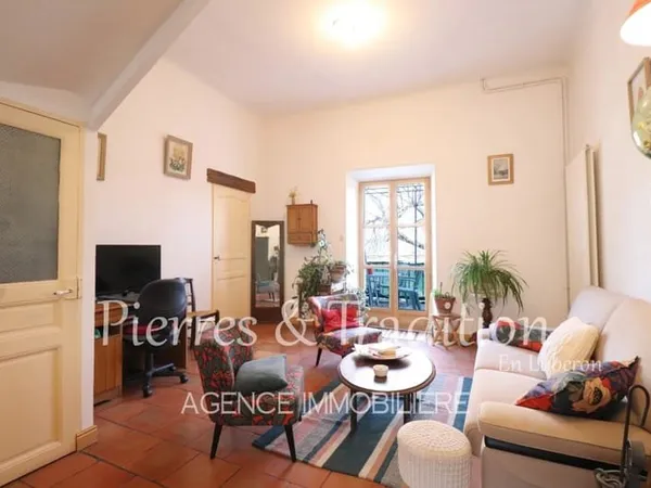 Maison de village avec terrasse et garage