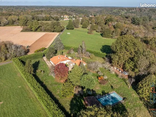 Propriété 6 pièces 170 m²