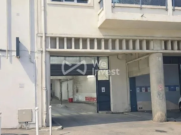 Parking 16 m²