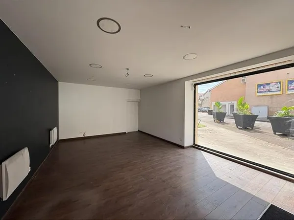 LOCAL COMMERCIAL A LOUER - LE COTEAU
