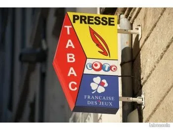 TABAC PRESSE JEUX ET ACTIVITES CONNEXES avec LOGEMENT T3 -