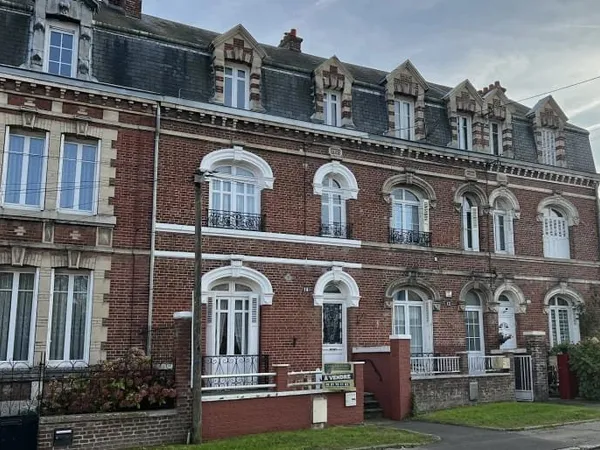 Maison 9 pièces 176 m²