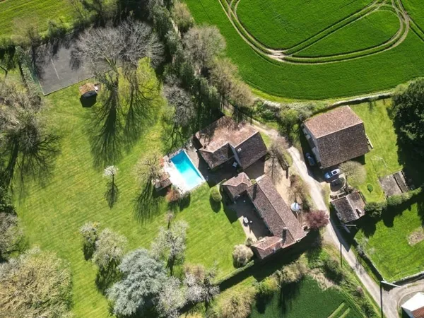 Manoir de campagne rénové avec maison d'amis et dépendances