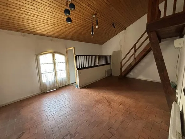 Remise avec habitation T3