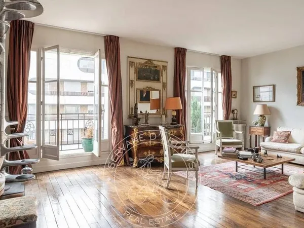 Appartement 5 pièces 151 m²