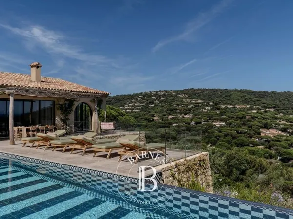 LA CROIX-VALMER - GIGARO - VILLA 7 CHAMBRES - VUE MER PANORAMIQUE