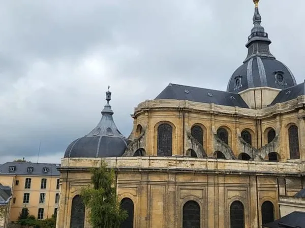 VERSAILLES SAINT-LOUIS APPARTEMENT MEUBLE