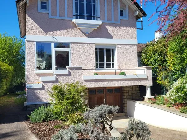 Maison 1939, coup de coeur, avec cachet, rénovée - Jardin, terrasse, garage - Troyes