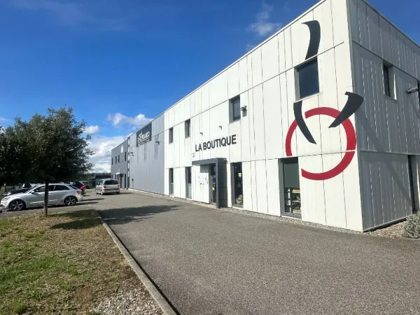 Local industriel de 715m² L'Isle-Jourdain