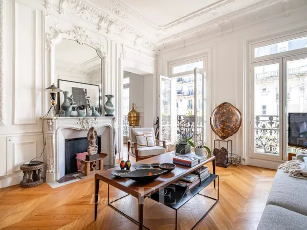 Paris XVIIe - Ternes/Wagram - Elégant appartement en parfait état.