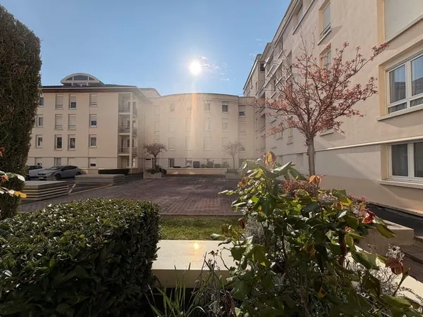 Appartement hyper centre T3 - 70,87 m2 - box fermé.