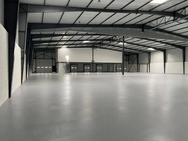 Local d'activité 2504 m²