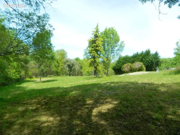 Terrain avec permis de contruire accorde