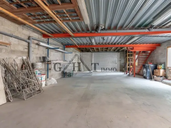 ENTREPOT 160 M² A LOUER LINAS