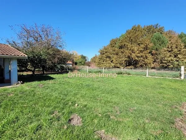 Terrain Constructible De 725 M2 Avec Dependance De 20 M2