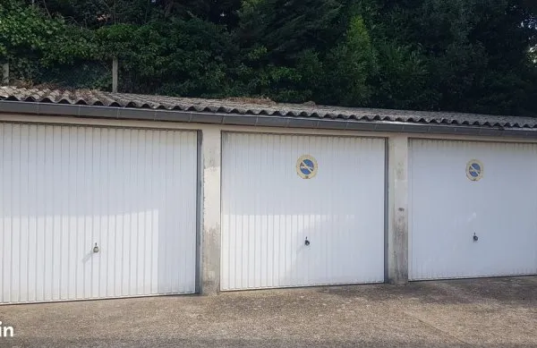 Box de stationnement ou de stockage