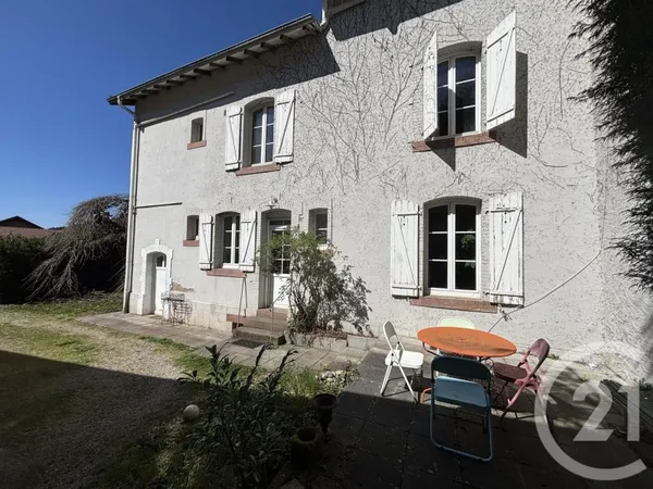 Maison 9 pièces 255 m²