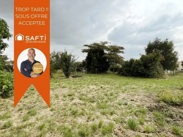 Terrain constructible 1029 m² proche centre bourg