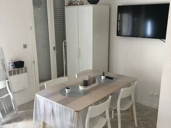 T1 meuble bordeaux victoire argonne appartement 25m2 terrasse 685