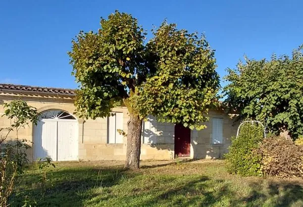 Charmante maison en pierre de 114m2 sur un terrain de 1900m2
