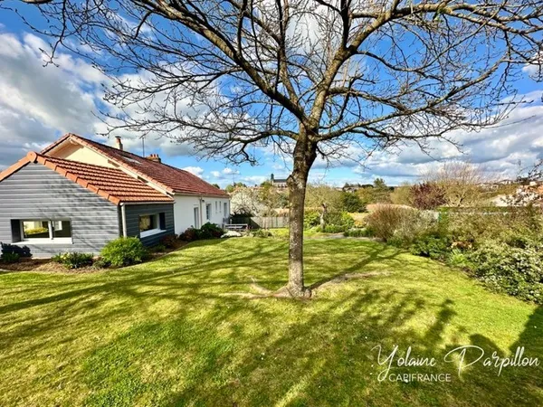 Maison à vendre - 3 chambres + 1 bureau - 847 m² de jardin à MONTAIGU VENDEE (85)