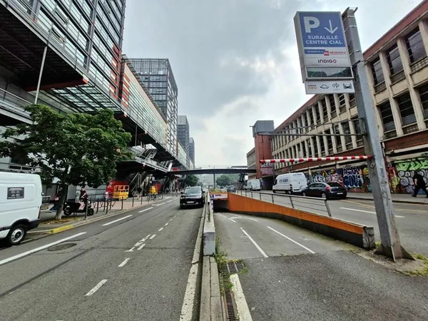 PLACE DE PARKING EN SOUS-SOL - EURALILLE/HYPERCENTRE
