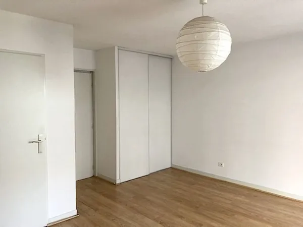 F2 avec balcon - Quartier des Salins