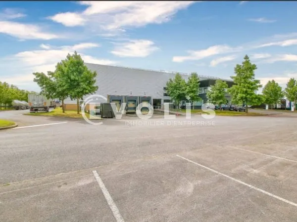 Entrepôt 6734 m²