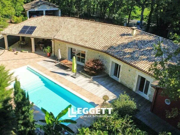 Maison 6 pièces 225 m²