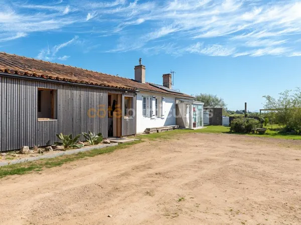 TALMONT-SAINT-HILAIRE ? PORT DE LA GUITTIÈRE ? MAISON DE 92 M2 DE PLAIN-PIED ? À DEUX PAS DE LA PLAG