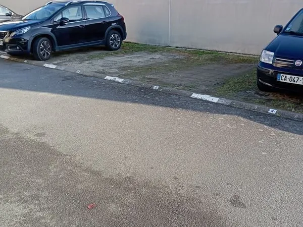 Parking aerien securise - escoublac