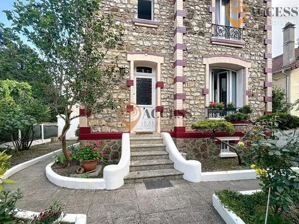 DEUIL-LA-BARRE - Charmante Meulière de 72m2 édifiée sur 215m