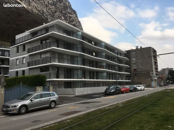 Saint Martin le Vinoux - Appartement 3 pièces de 63 m2 + Garage
