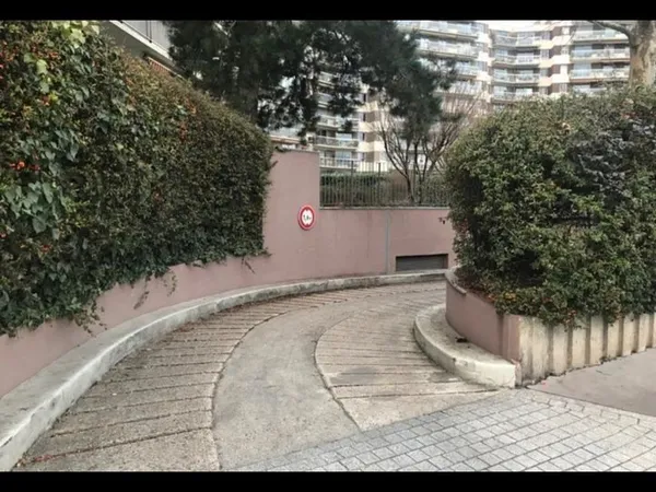 Stationnement Location Vincennes   21000€