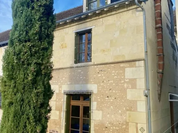 Maison centre TROO avec bord de Loir privatif.