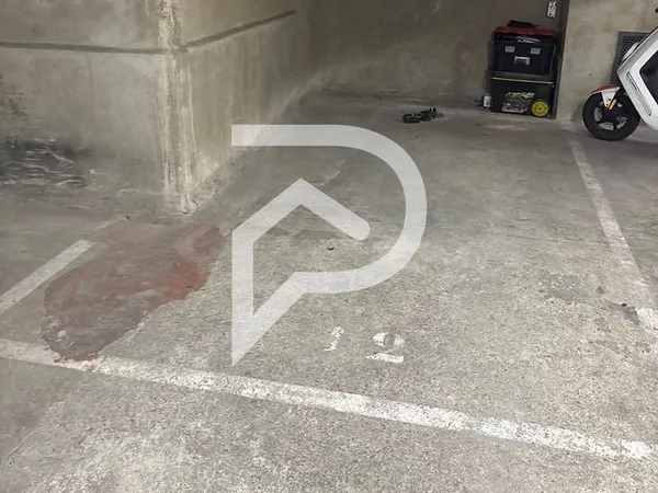 Parking 13 m²