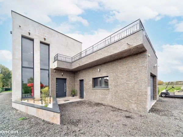 À vendre - Propriété de charme avec dépendance, piscine et grand terrain