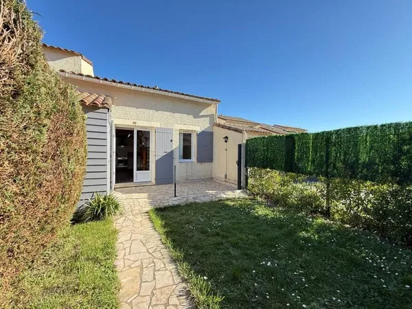 Jolie MAISON 3 PIECES à 350 m Plage
