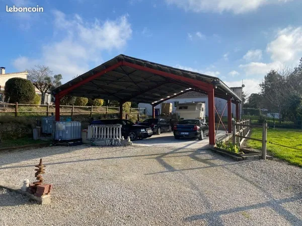 A louer ou a vendre batiment + terrain