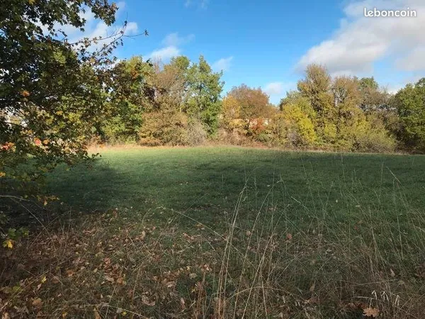Terrain 4 368 m² Vailhourles