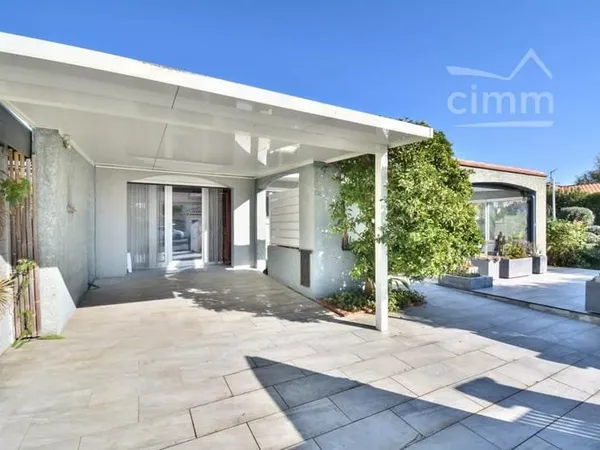 Villa plain-pied 4 pièces - 154 m² au sol - Terrain piscinable -