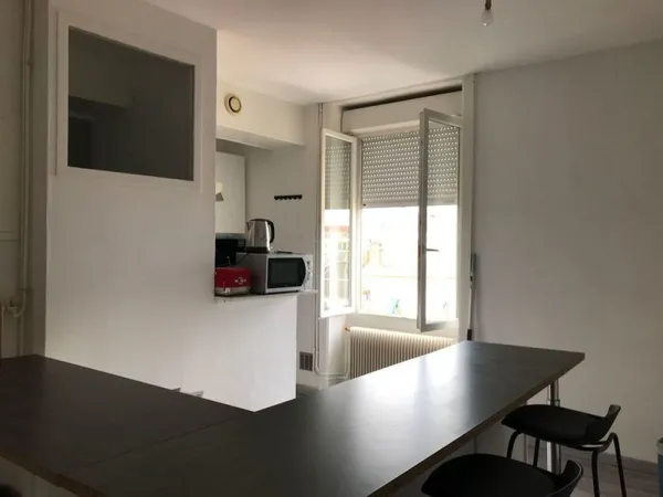 meublé T2 44 m², 740 +40 € charges/mois au 10 bis