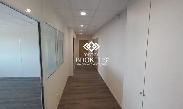 Bureau 138 m²